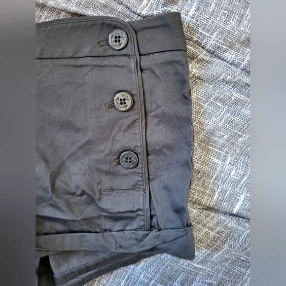 Womens Aritzia Talula shorts - Picture 3 of 4